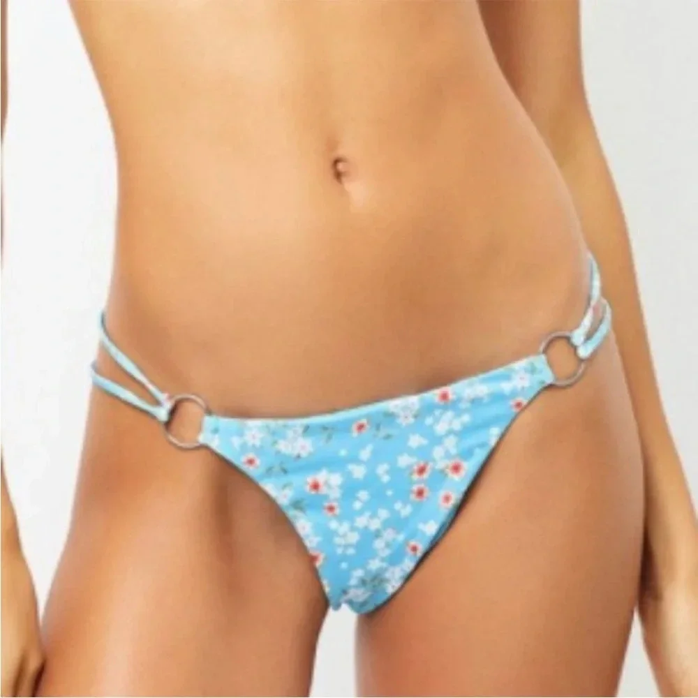 NWT Frankies Bikinis Kailyn Skimpy String Bikini blue floral bottoms Sz L